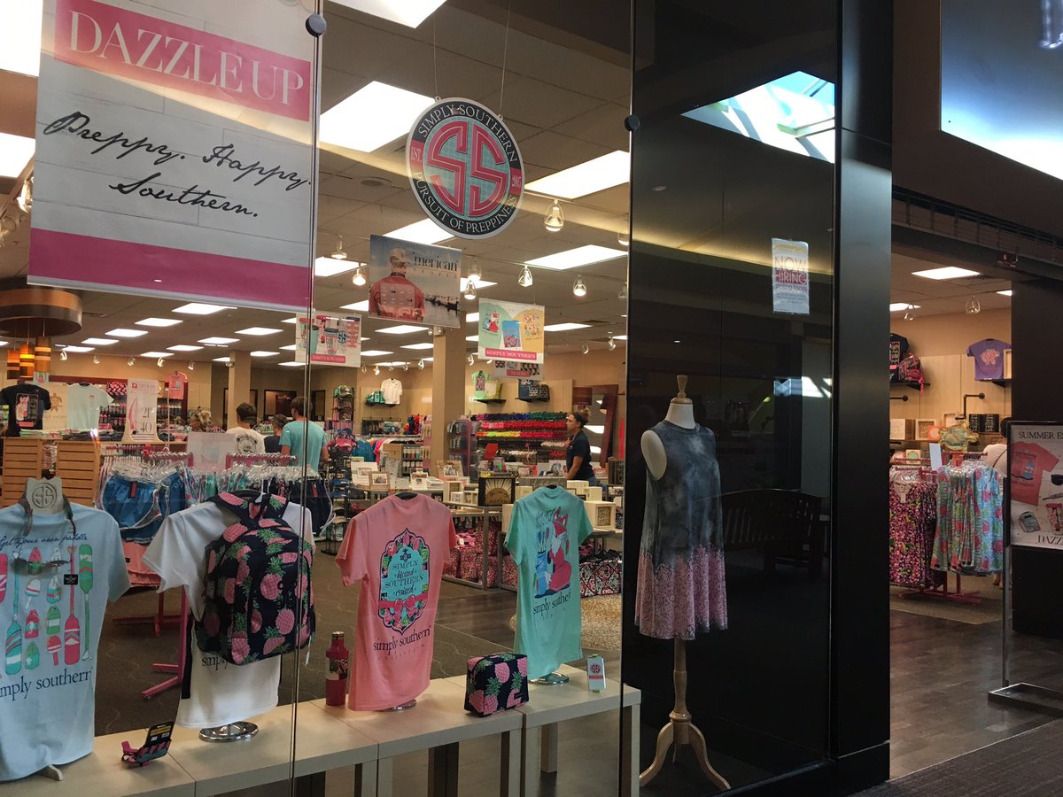 dazzleuponline's tweet photo. Our store in #Charleston looks so gorgeous #dazzleup https://t.co/qVHfkPT0YM