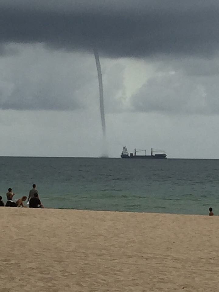 RyanHokeWAVE3's tweet photo. Check out what my buddy @jmunderwood just saw in Ft. Lauderdale, FL while walking to dinner! #waterspout #FLwx https://t.co/YGKVdYFFSt