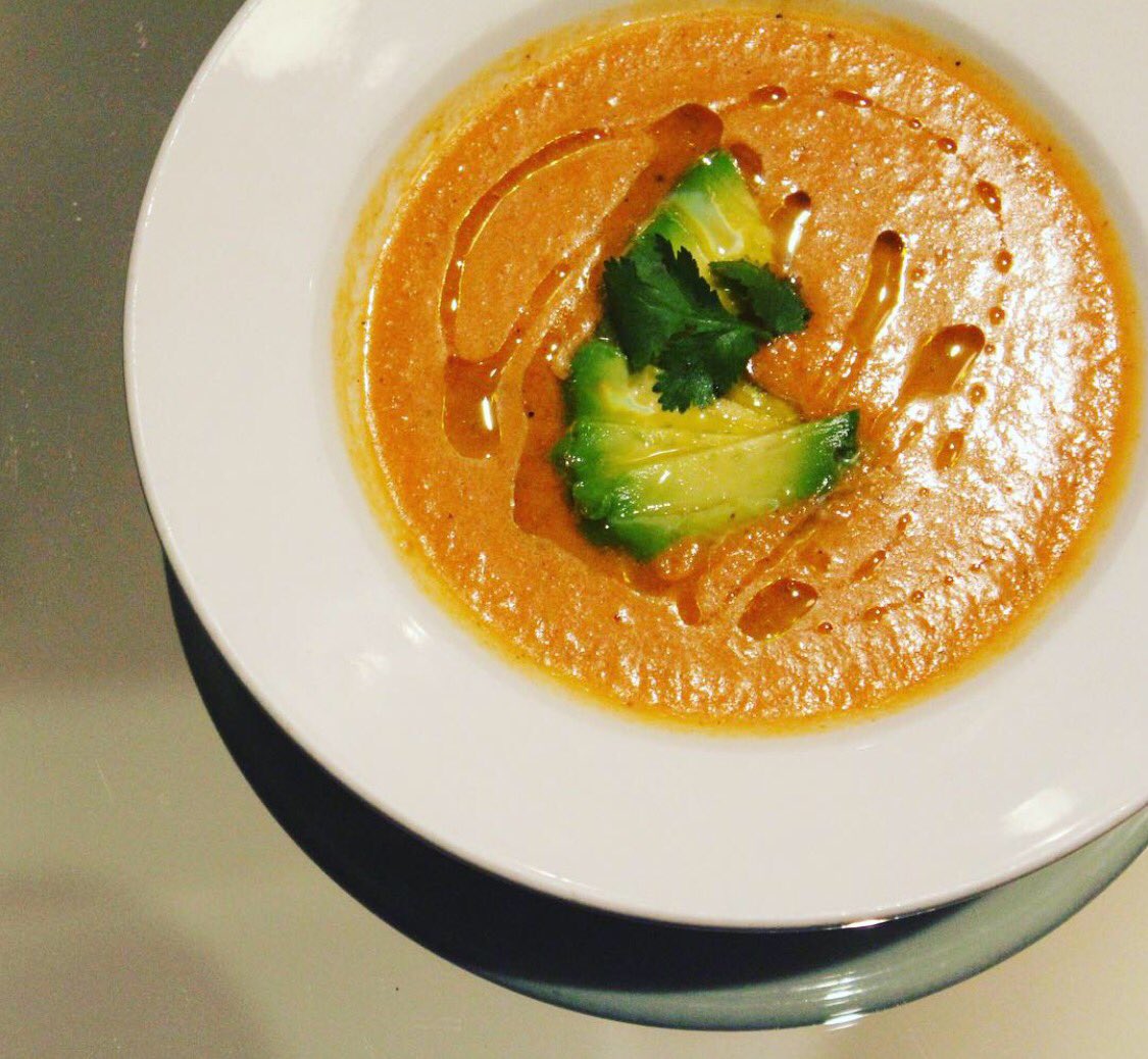 DannysVenice's tweet photo. Umm...what's the soup du jour?
"It's the soup of the day."
Mmm, that sounds good. I'll have that. 😋 #lafoodie https://t.co/iY9CVXomH3