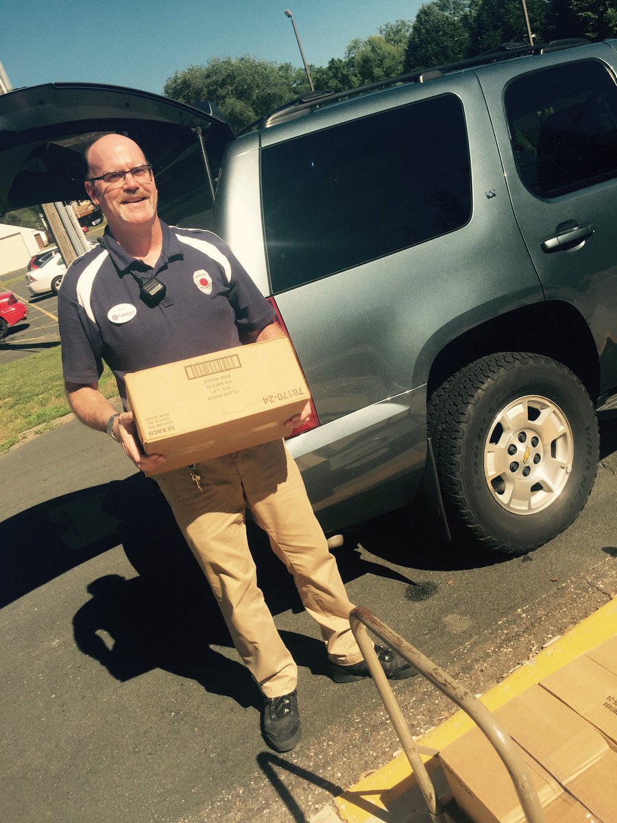 TPS_Nick's tweet photo. TPS Tim and I delivering notebooks to be stuffed into backpacks for elementary students. #community @HallUb92761 https://t.co/4ijJM1Wfrz