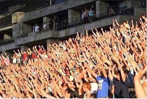 zouislgbt's tweet image. RAISE YOUR HAND IF YOUR ARE EXCITED FOR CRUEL AND WHO 😜
#CRUELSINGLE
#3daysforwHo