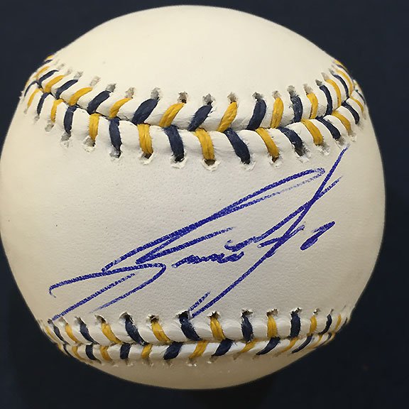 In comes Jose ... want his autograph?

Followers who RT are eligible to win. #ASG