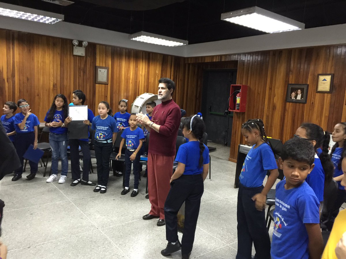 Lunes 11 julio' 2016
Técnica Vocal
Muestra académica para padres y representantes 
Rubén Maldonado y Flor García
