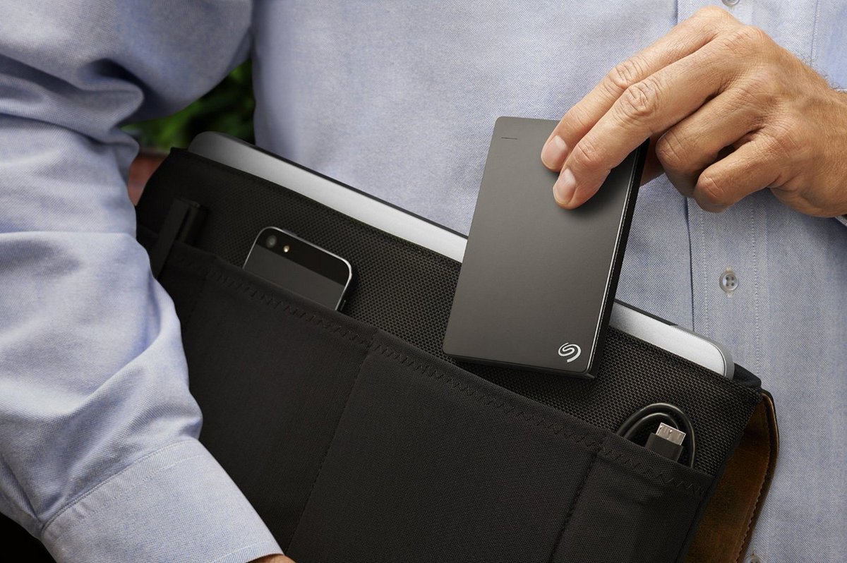 BestDesiDeals's tweet photo. Seagate Backup Plus Slim 1TB Portable External Hrd Drive with 200GB of Cloud Storage 
https://t.co/Q3hR86itNI https://t.co/pctRU4OdeE