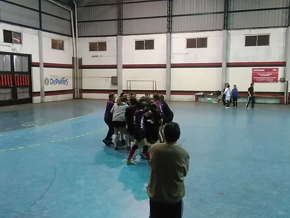 ArrabalerasFF's tweet photo. Final del partido, gran victoria de @Bombefutsalfem 1-0 https://t.co/QqEjUERQmk