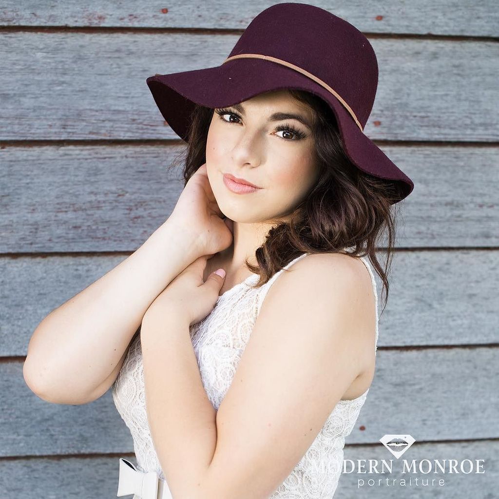 _modernmonroe_'s tweet photo. Another favorite from @alexis_921's session! .
.
.
.
.
.
#modernmonroeportraiture #rocktheglam #modernmonroe #kcsen… https://t.co/th7I3c5GXy