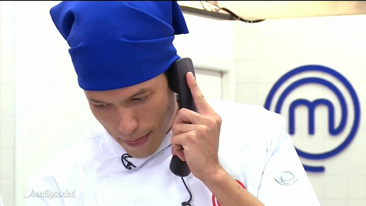 rodolpho's tweet photo. -oi tem frango ao molho xadrez? #MasterChefBR https://t.co/ZgB6xkF6iR