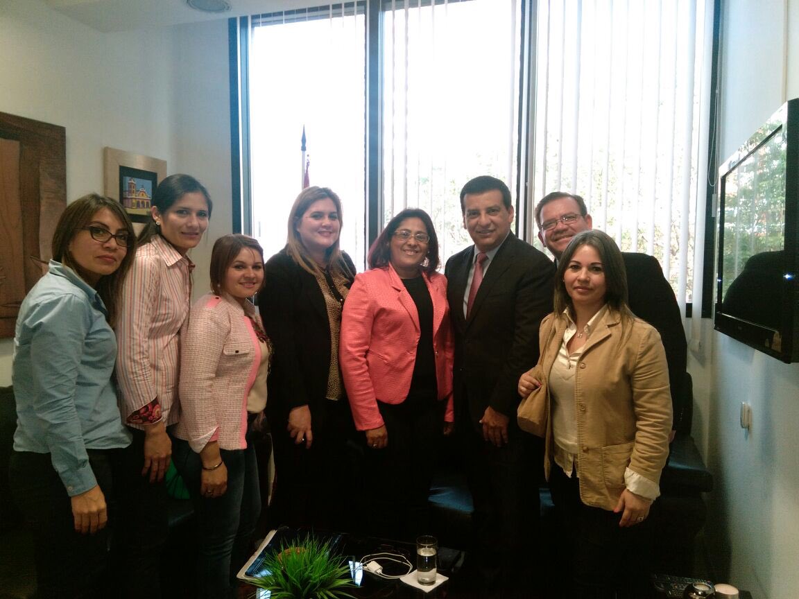 OviedoFidel's tweet photo. @EscribanoReiete recibe firme respaldo de @DiputadosPy.

Liberación de registros notariales en proceso afirman. https://t.co/5woL76c3S5