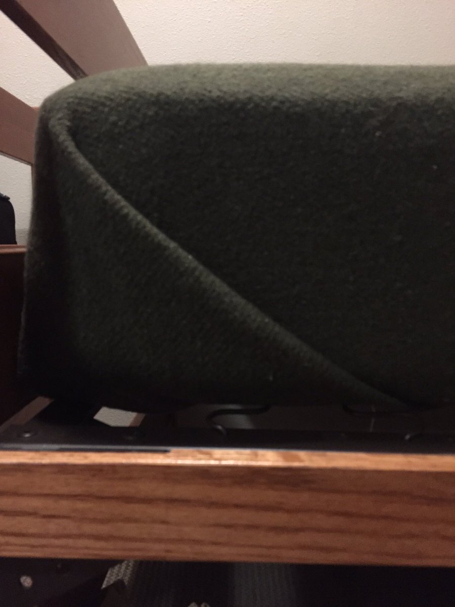 teskolman's tweet photo. After a bad day, you always have the little things to make you happy. Perfect bed corners✔️ #CornerGoals https://t.co/cpg3ClbVD6