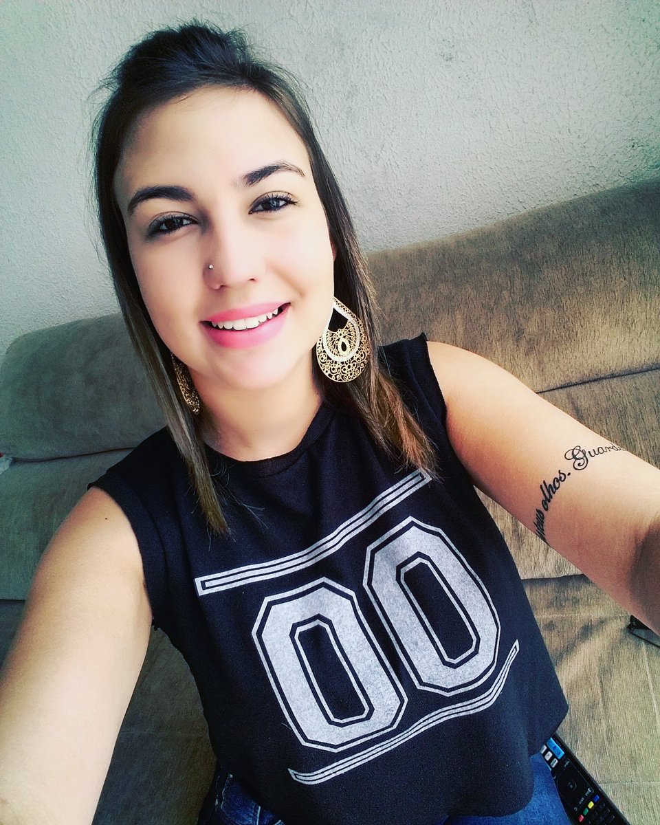 annajulia_ct's tweet photo. . . eu vou deixar pra lá , o que é verdadeiro volta! e quem tem que ficar , fica . . 🌸 https://t.co/Htdw0tNGgO
