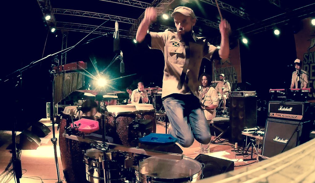 RiptidersReggae's tweet photo. RIPTIDERS on Stage @SardiniaReggae Festival 2016 #sardiniareggaefestival #reggae #riptiders #live #mainstage https://t.co/MKfJXNWJNc