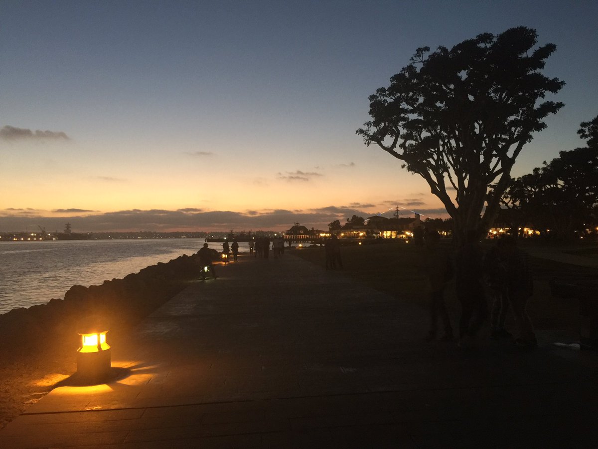 JasonTreButler's tweet image. Beautiful Sunset on San Diego Pier yet almost everyone around is on a #PokemonGO hunt #openyoureyes
