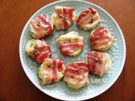 Bij Lon ©: Geitenkaasjes in spek, met honing en tijm. Snel en makkelijk! Bekijk het recept: bijlon.blogspot.com/2016/07/geiten…