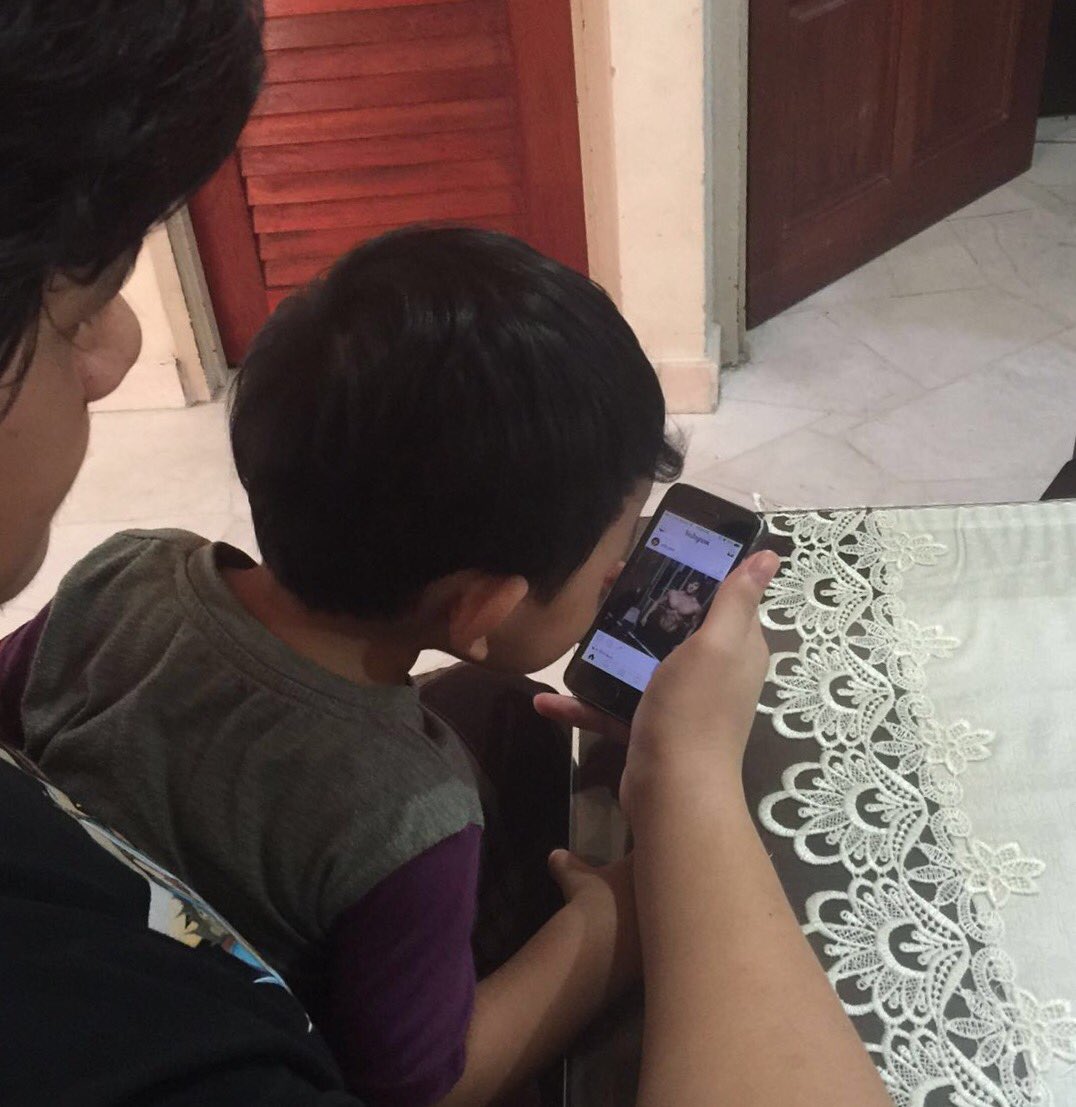 amirfkrlh's tweet photo. babysitting done right. ight? #futurebodybuilder #adamseid https://t.co/tPcEo1KBAA