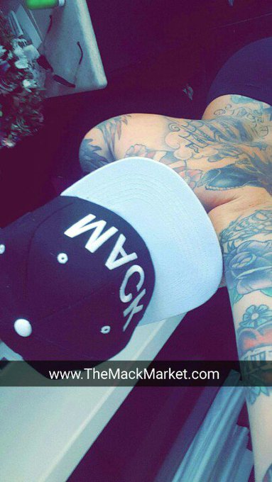 Snapchat: christymack https://t.co/cYX2BhG1Pn