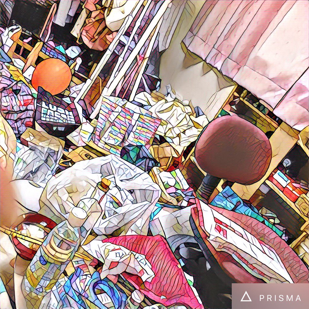 Prisma で加工すれば汚部屋だってアート Adhd汚部屋展 Togetter