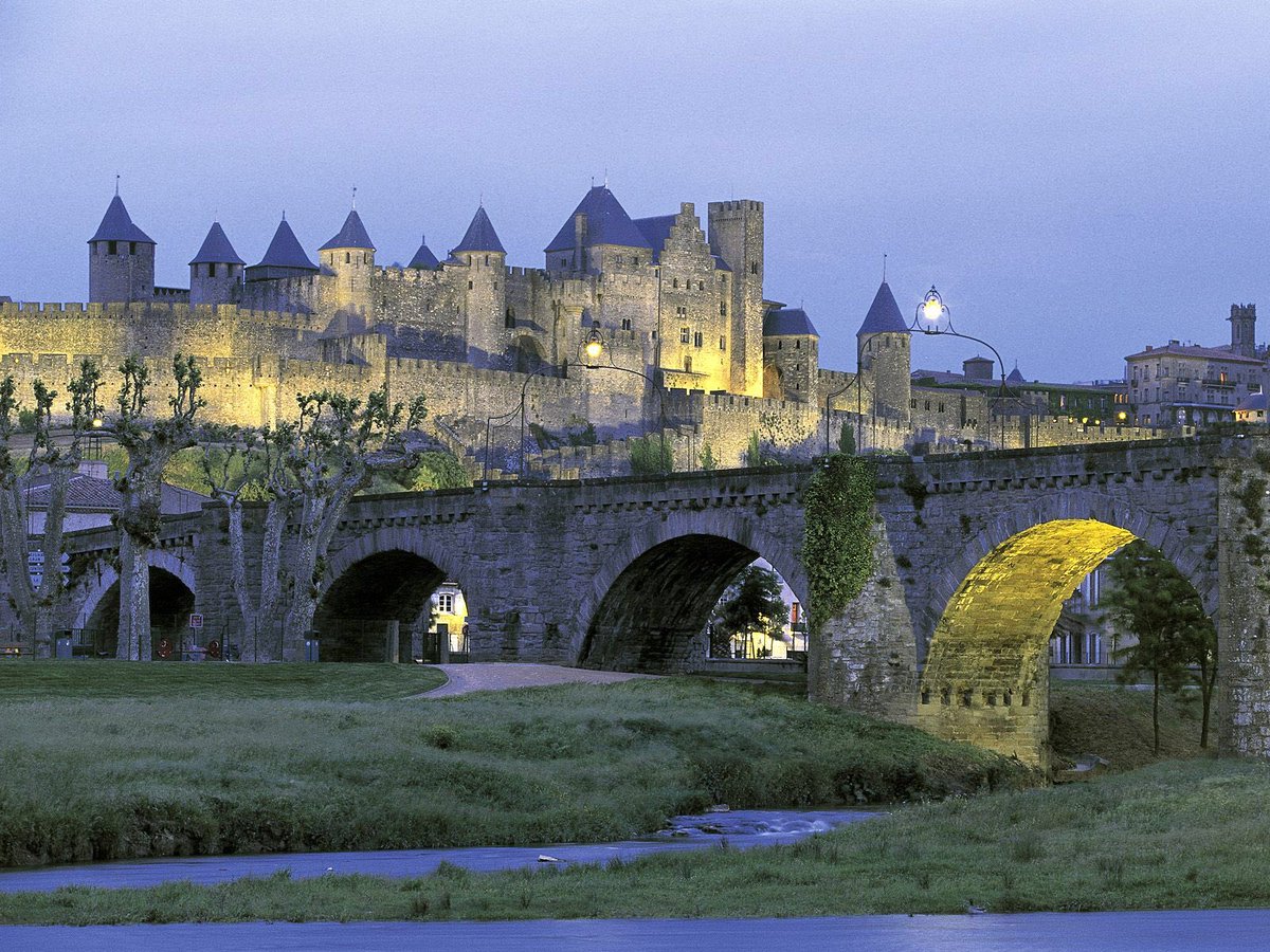 ChrisDBeer's tweet photo. @LeTour start in #Carcassonne today! A year ago we cycled from #London2Barcelona @Ricoh_SA @ricoheurope #RicohWay https://t.co/STpbvajT3V