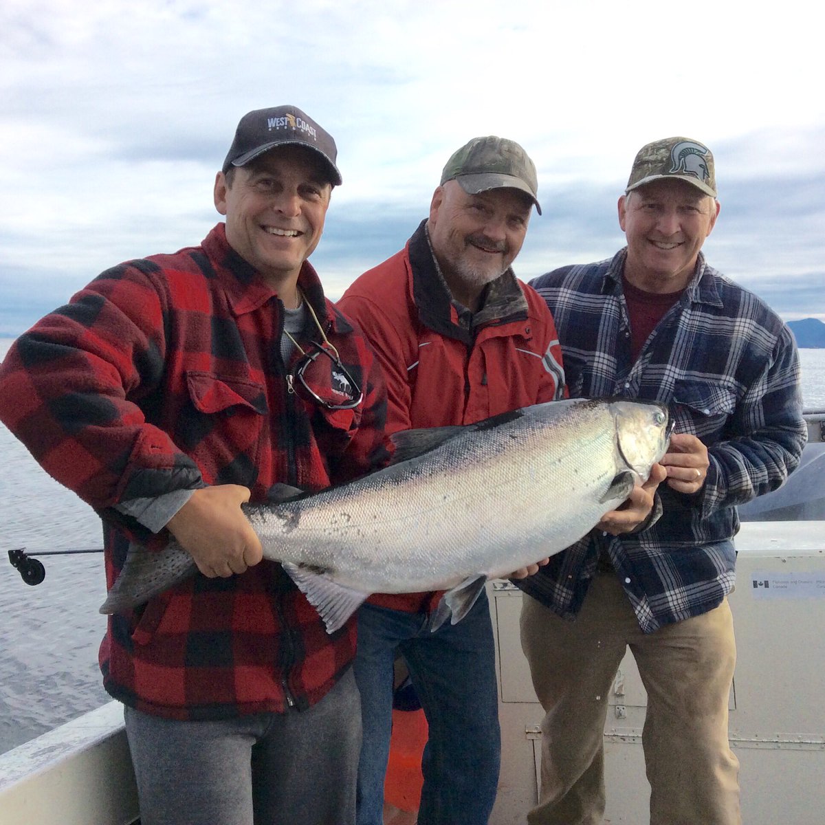 MacksCharters's tweet image. 38 pounds         @FishNorthernBC #salmonfishing #TheWayToFish #ourmissionfishin
