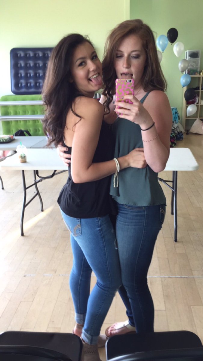 AnnieLawrence32's tweet photo. hope my best friend has the best birthday ever! wish for a bunch of puppies and I love you! #1hoe @madison_pet https://t.co/vu2v4p4etE