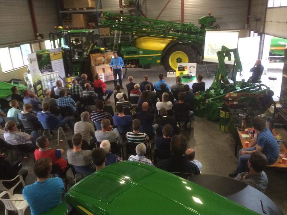 MarcovanGurp's tweet photo. Veel belangstelling op geslaagde 'PowrSpray' spuit techniek avond @GreveBV @Tieuwke @NxtFertilizers @Wingssprayer https://t.co/XEn0pSDzdd