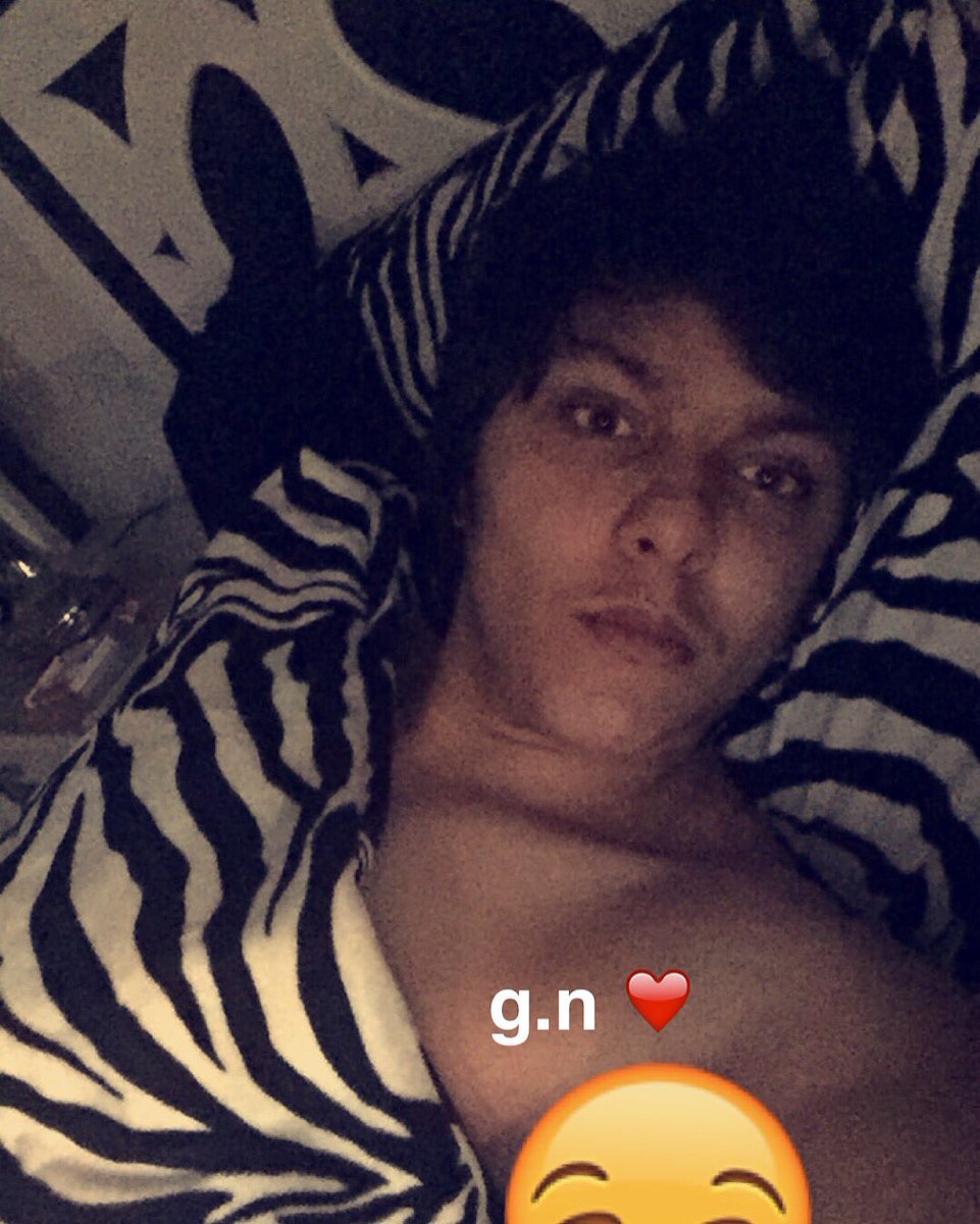 م عاد يهمني إلا إني أشبع نوم الباقي يتحقق بالجنة إن شاء الله *beer* #نوم 💯