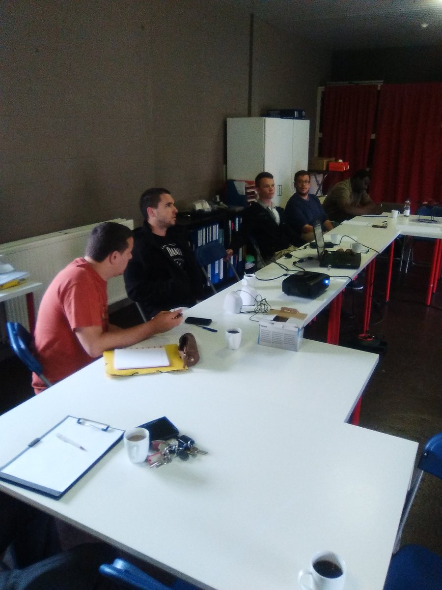 carl_de_vos's tweet photo. Vandaag interne #ehbo #opleiding bij  #cdvsafety i.s.m. Ehbo Expertisecentrum. https://t.co/HczP7mgYcI