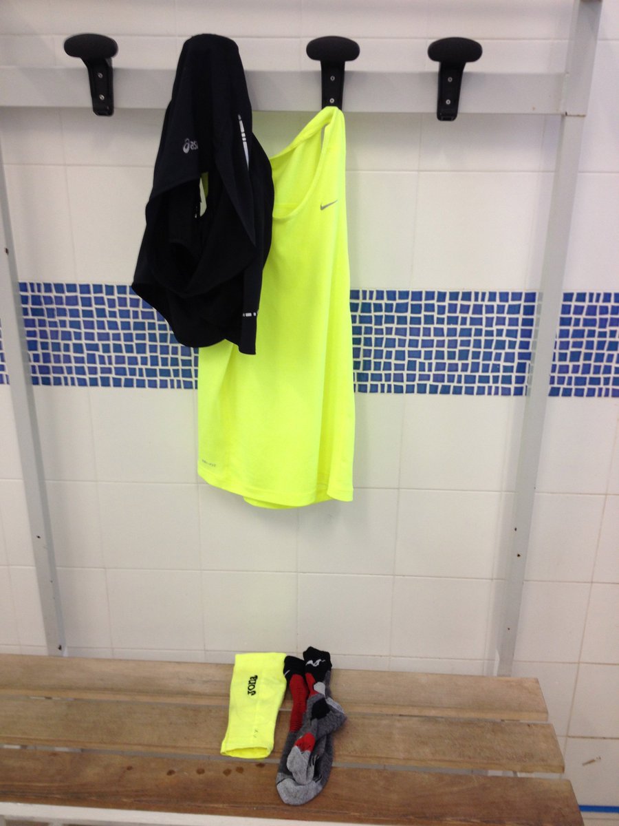 GiuppinoAsic's tweet photo. #spogliatoio #tensione #pregara #3000mt #pista #sempreatutta #nonmollaremai #PolaseSport #Latuagrandesfida https://t.co/oNZ1WcHRRi