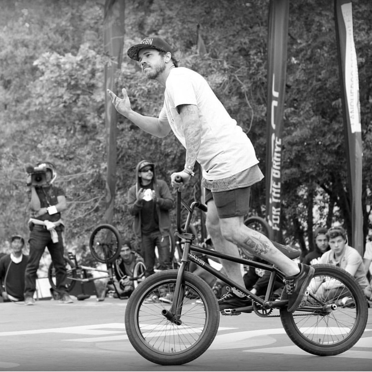 RideGaston's tweet photo. [TEAM GASTON] @bowadebmx 📸 : @MelaineMelo @RideGaston #team #bmxlife #menswear #snapback #teeshirt #flat #shop #fise https://t.co/0fP1GiMFsK