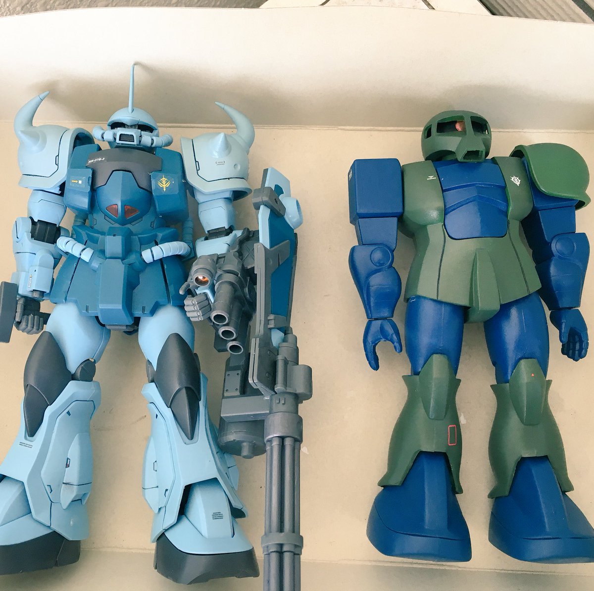 Twitter पर パチグミ 中村航空隊 前作の塗装したものと比較w リアルタイプカラーは08小隊に出てきた奴 心なしか作業用な感じが強い今回も武器なしですw 旧キット 旧ザク リアルタイプカラー 中村航空隊 ガンプラ 死んだ婆さんに見せたかった