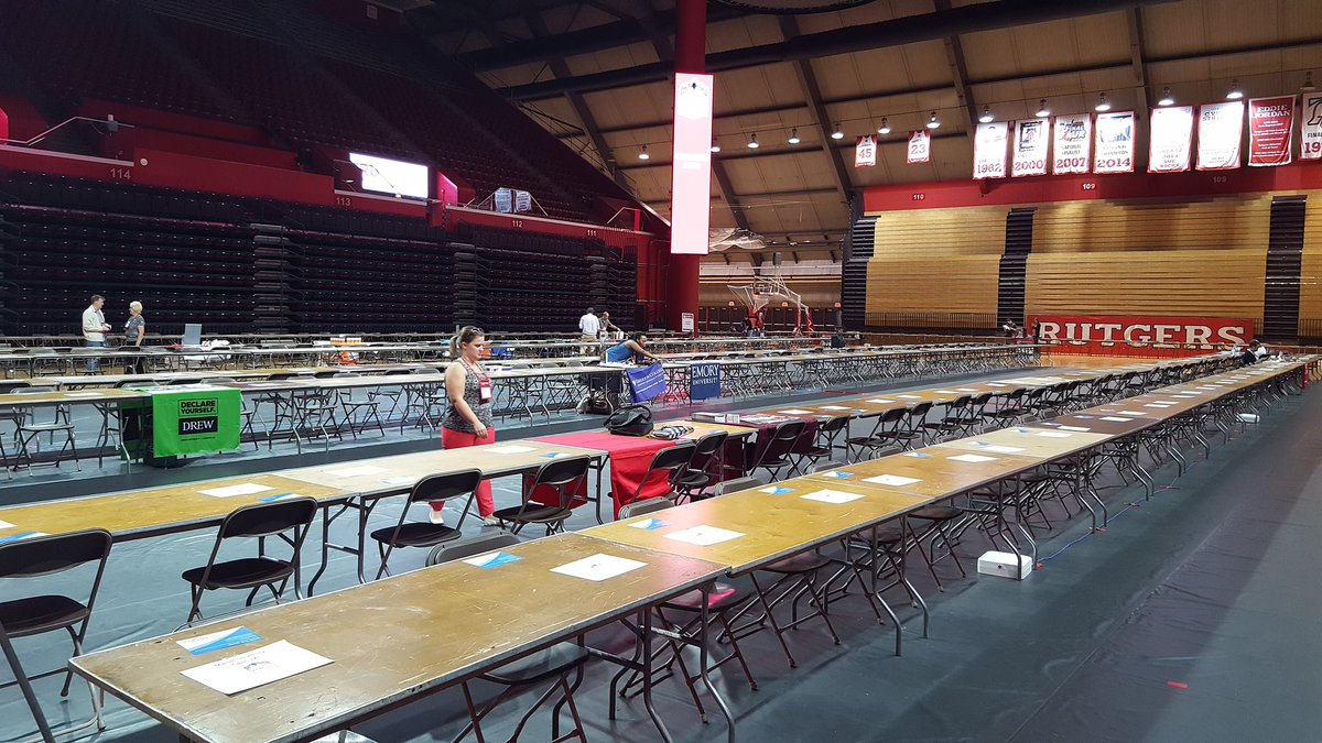 NACAC_Intl's tweet image. Set up time for the college fair at #IntlACAC16! Going to be really crowded soon!! #intlhighered