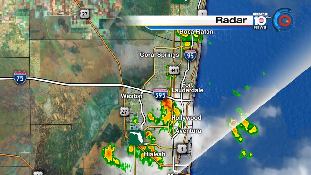 Spotty showers & storms continue to been soaker across parts of #Soflo but we need the rain. Drive safely! #Flwx https://t.co/Kjn79yQosN