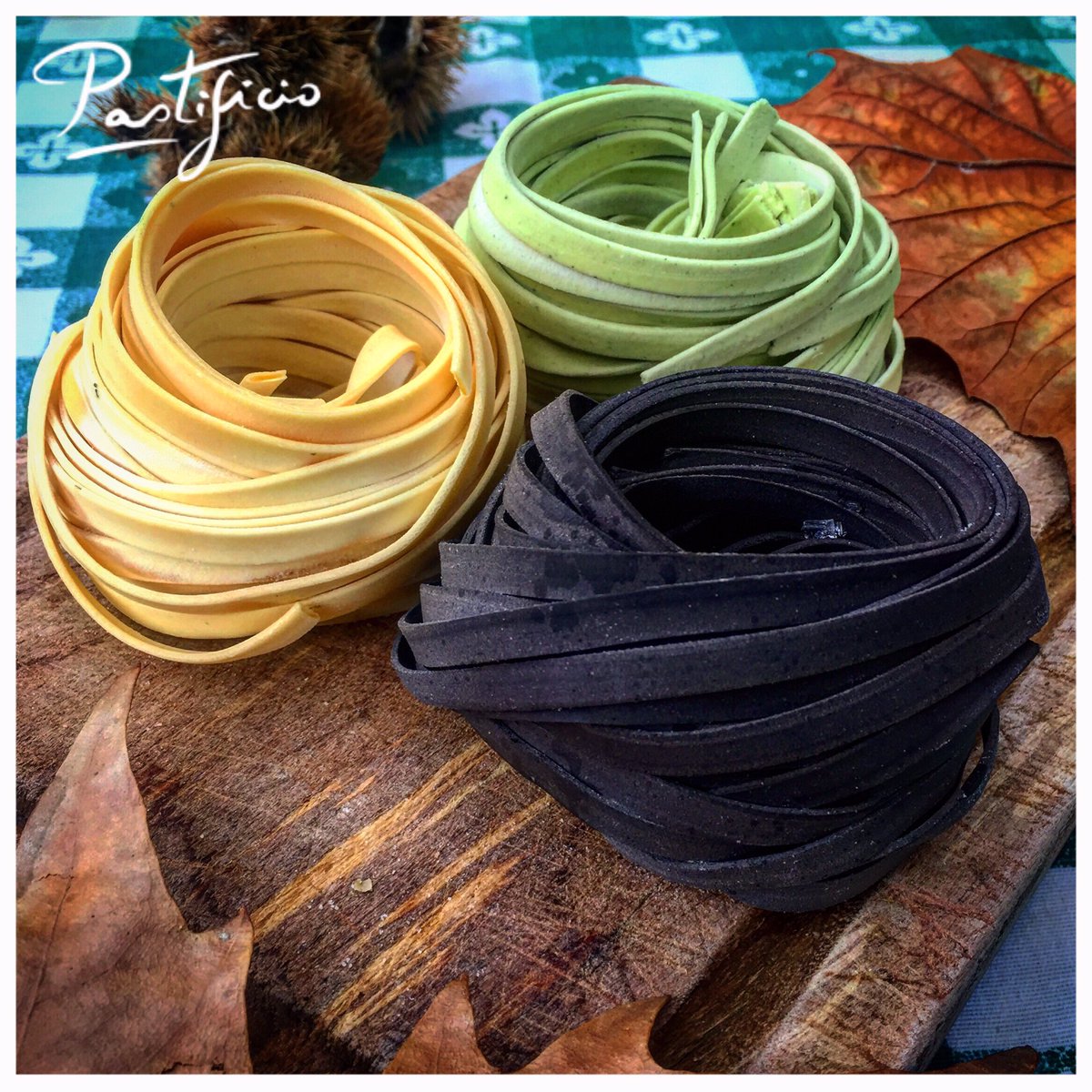 🍝 Nuestro fettuccine calamar, Huevo y espinaca listos para que lo lleves a tu casa! Te esperamos!