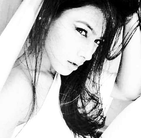Hotiee af 😍🔥 <a href="/Theniasharma/">NIA SHARMA</a> A selfie plsss sexy