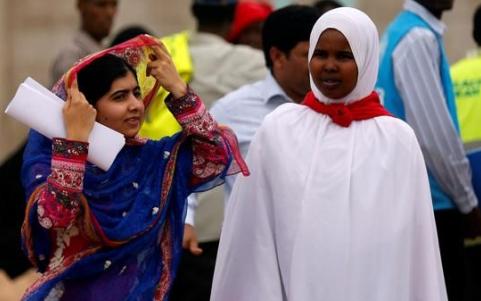 Diana_vucetich's tweet photo. Malala Yousafzai celebró su cumpleaños 19 en el campamento de refugiados en Dadaab, Kenia. #PrimeroNoticias https://t.co/zUjvslhiOl