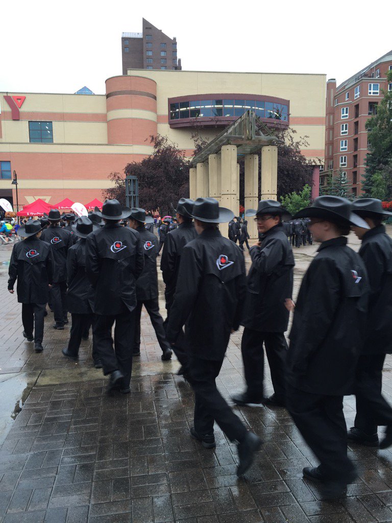 janleapritchard's tweet photo. @StetsonShowBand getting ready to entertain the soggy masses @YMCA_Calgary https://t.co/YrwqbPAA5c