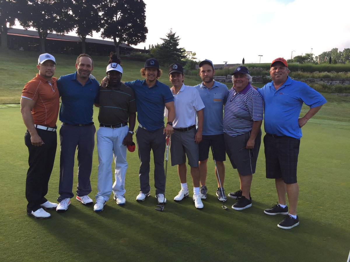 Mark Wahlberg tweet media