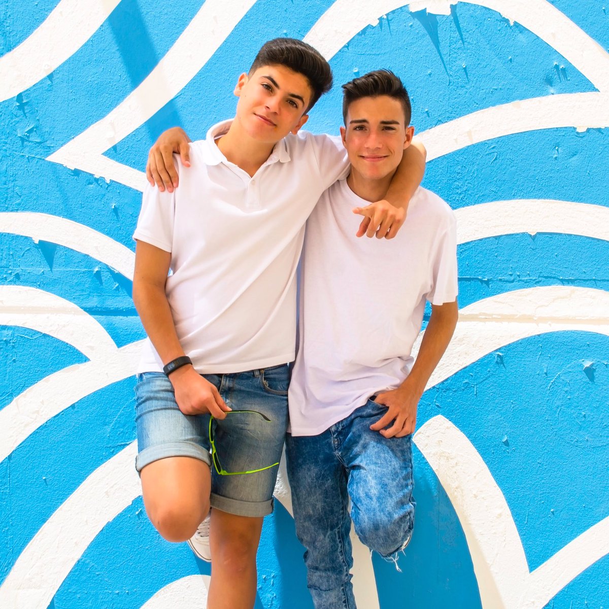 Nst_Oficial's tweet photo. #BD tenemos muchas ganas que llegue el 22 De #Julio para veros en #SalaMetropolis #torremolinos 😘😍💥👌 https://t.co/c3p73G1vBN