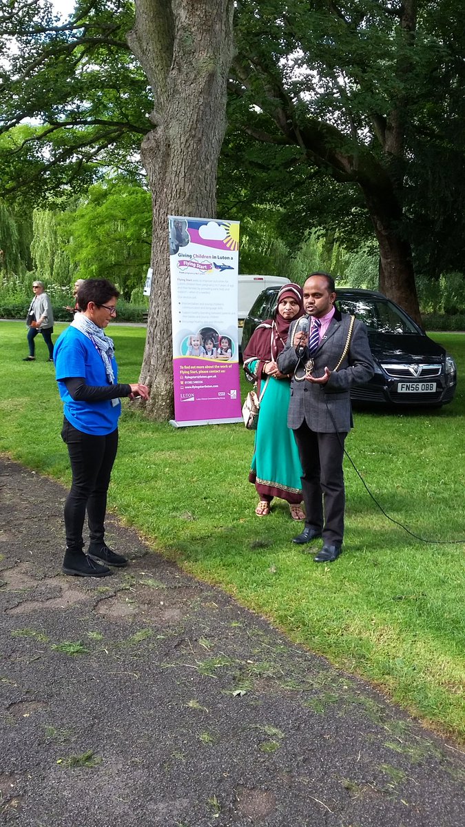 FS_Luton's tweet photo. The Mayor of Luton officially opens #picnicinthepark. We're here til 2pm, come down to see us at #WardownPark https://t.co/sytRpsfLiY