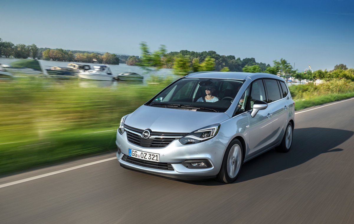 Новый опель зафира б. Opel Zafira 2021. Opel Zafira 2016. Opel Zafira Tourer. Opel Zafira 2023.