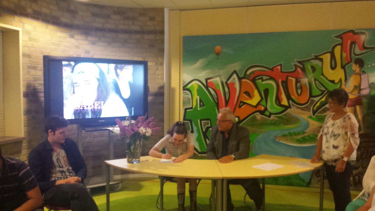 Aventurijn036's tweet photo. Ook Isabella  neemt afscheid van Aventurijn.  Ze heeft de droom om popster te worden en ze begint @artloca_almere https://t.co/cbaoPFMaSJ