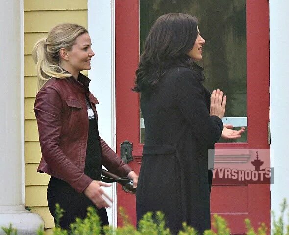arizonarobs's tweet photo. I just got a new reason to live. 

#SwanQueen https://t.co/8EAKSEk1x5