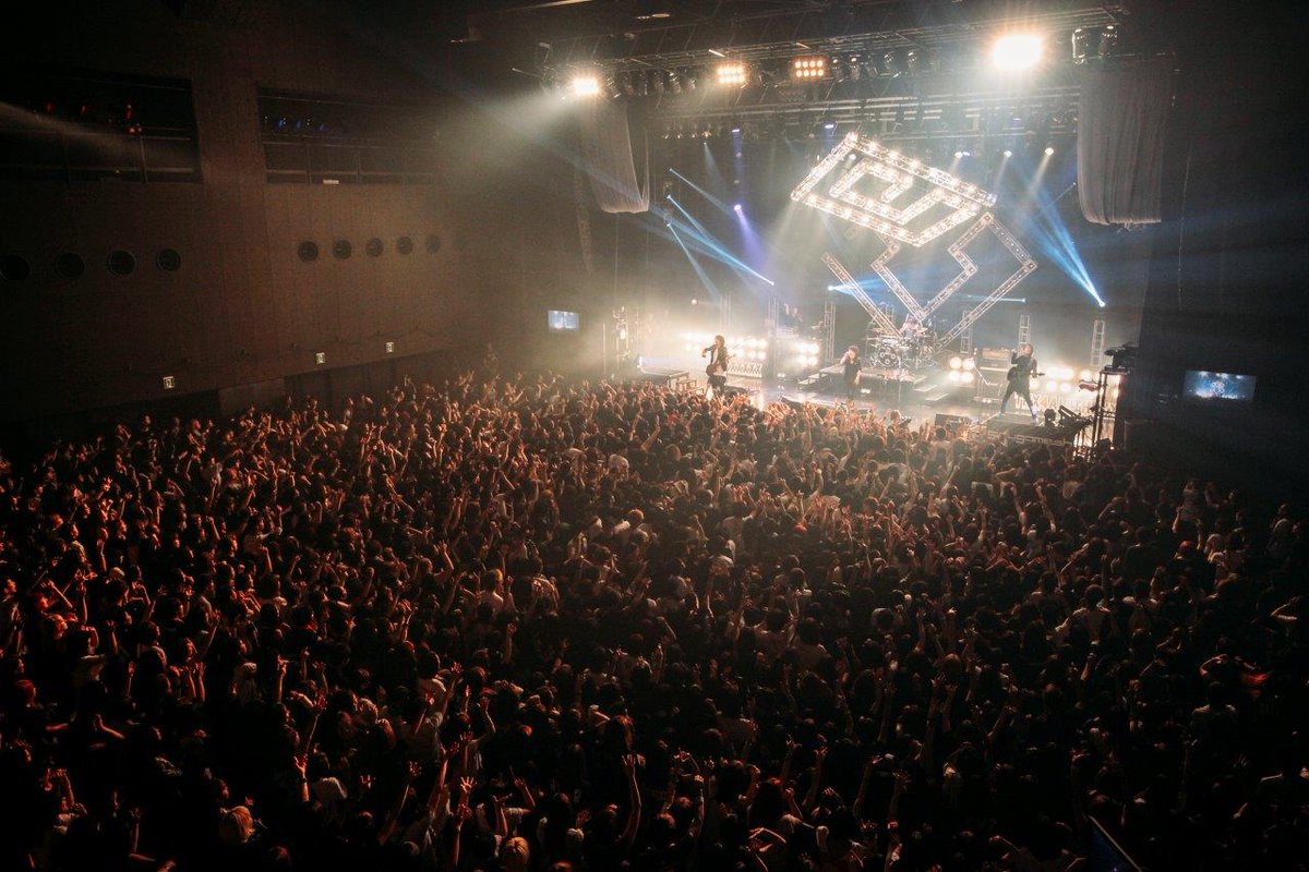 Zepp life band 8. Zepp DIVERCITY Tokyo. Zepp Live.