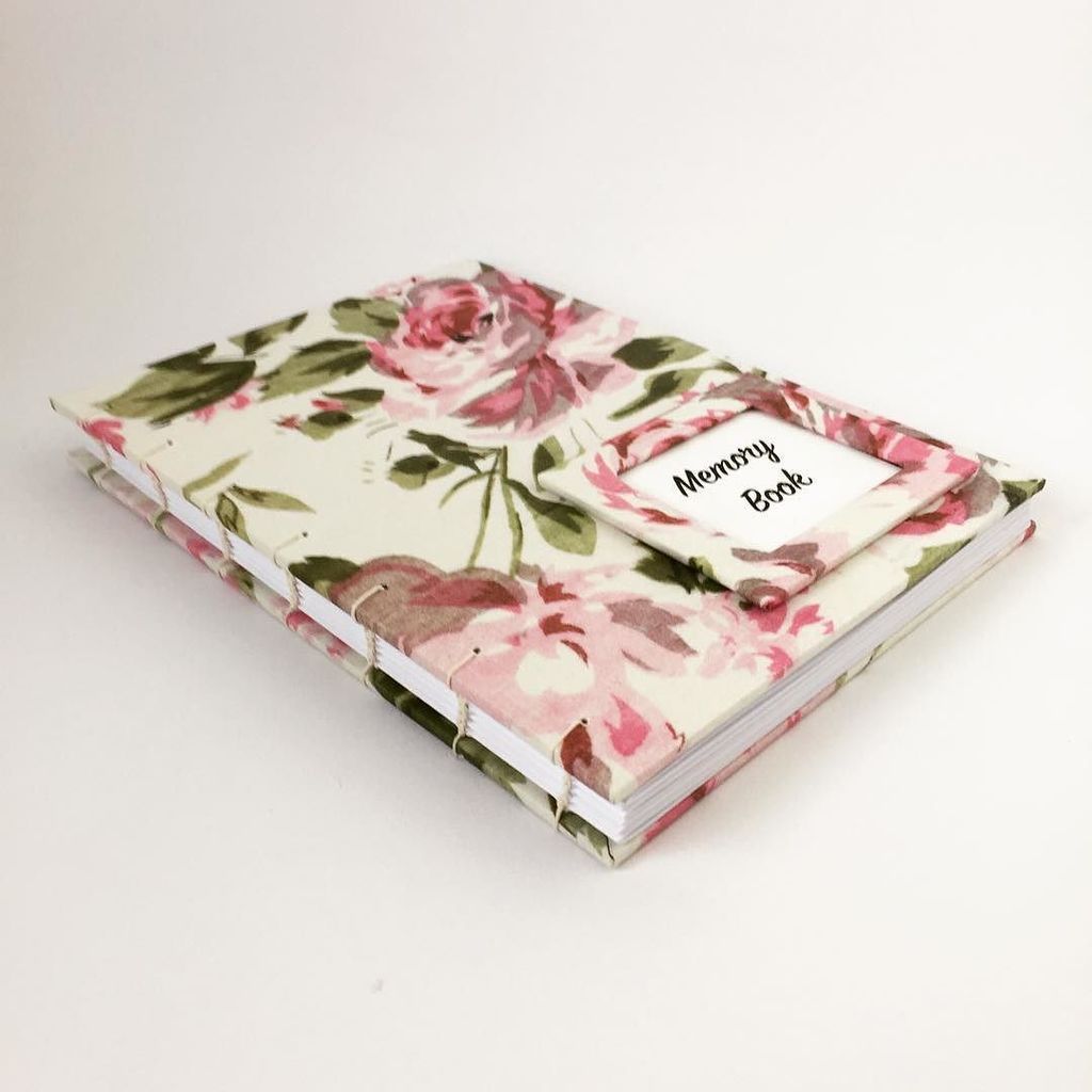 LMBookBindings's tweet photo. A recent commission done for a leaving present #memorybook #handmadebook #commission #hand… https://t.co/tGPWfY7uIF https://t.co/BJD9bAHNro