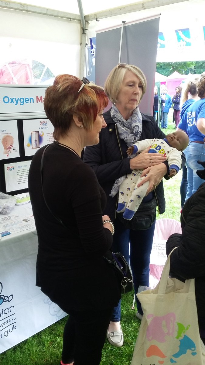 FS_Luton's tweet photo. Promoting #tubesoflife at #picnicinthepark with @SafeatHomeCIP oxygen matters!! https://t.co/8z7BDTlNNI