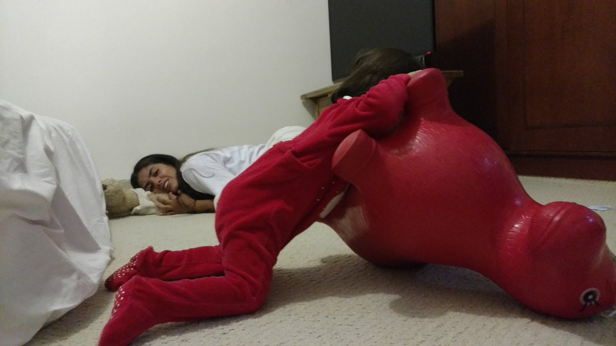 Feliz miércoles ! Hoy regalemos muchos abrazos. Mis hijas ya empezaron!!!!!