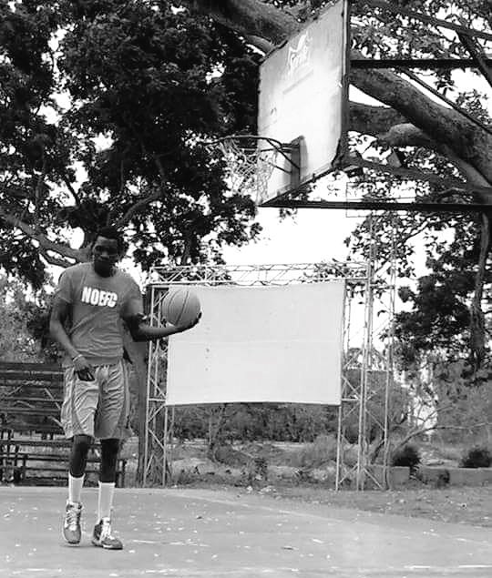 Wakazi's tweet photo. Sad News: death of a Tanzanian college basketball player Samson Charles Bidan (20) who drowned in the US. #R.I.P https://t.co/zAiXBwuCrh