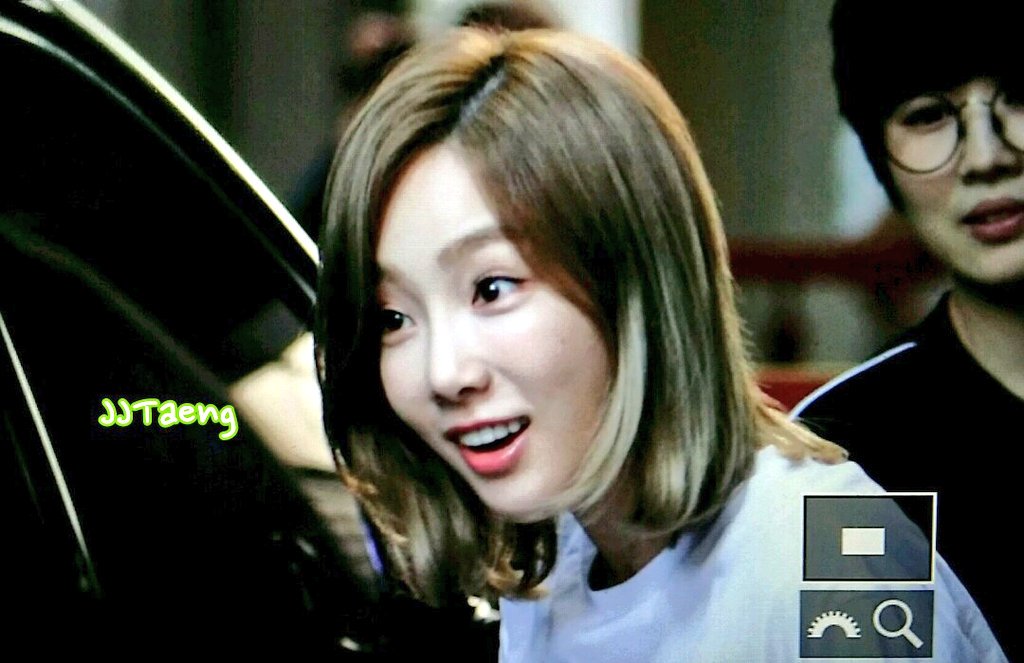 [PIC][13-07-2016]TaeYeon tham dự buổi fansign cuối cùng cho "WHY" vào chiều nay CnPS_0CVYAAY-Mu