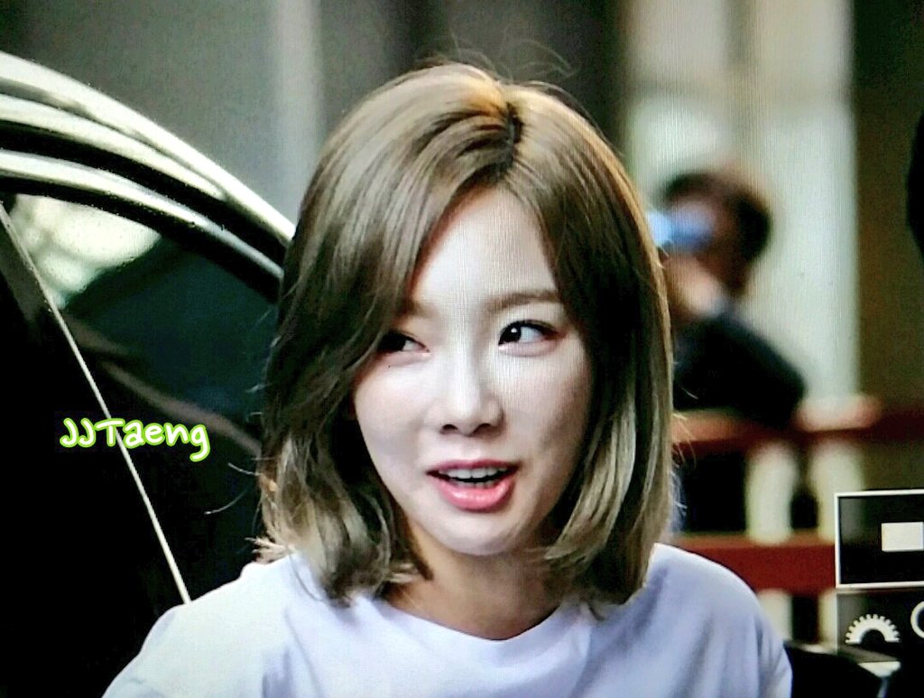 [PIC][13-07-2016]TaeYeon tham dự buổi fansign cuối cùng cho "WHY" vào chiều nay CnPTAj1UAAAM_if