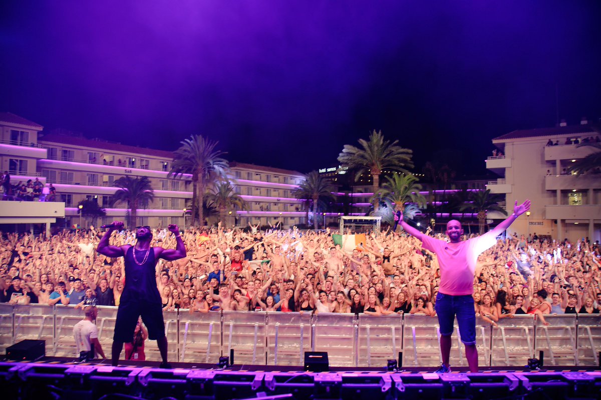 tinie's tweet photo. MALLORCA! Last night was 🌊🌊🌊 I'm so gassed for Europe in November! Find all Dates/Cites on https://t.co/VNFnaDv4Wz 👀 https://t.co/Oxh2r7evjg