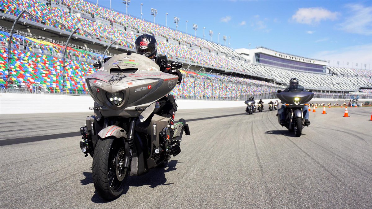 VictoryEMEA_PR's tweet photo. Press release: @GrizzlyRaceTeam completes his all-continents motorcycle ride > https://t.co/NKUF3Olqq6 #CrossCountry https://t.co/PG5pBNNlTg
